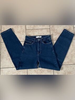 Stradivarius Mom Slim Jeans Size 4